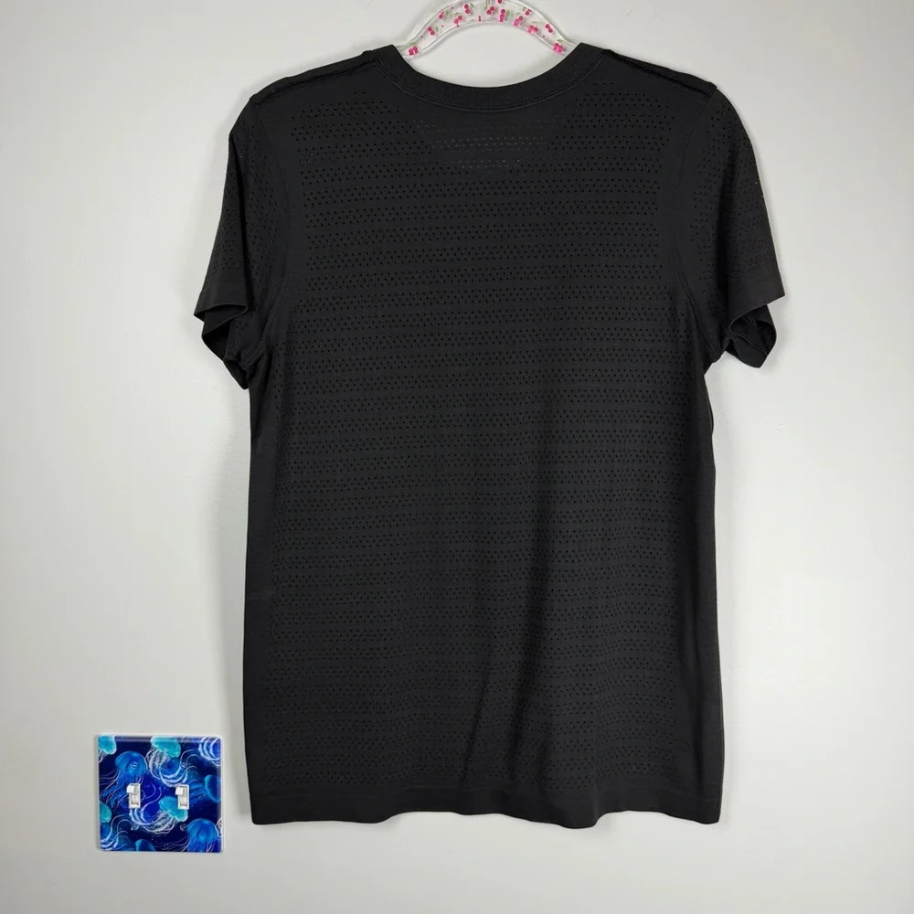 Lululemon Breeze By Short Sleeve Top Black Running Work Out Casual Womens Large